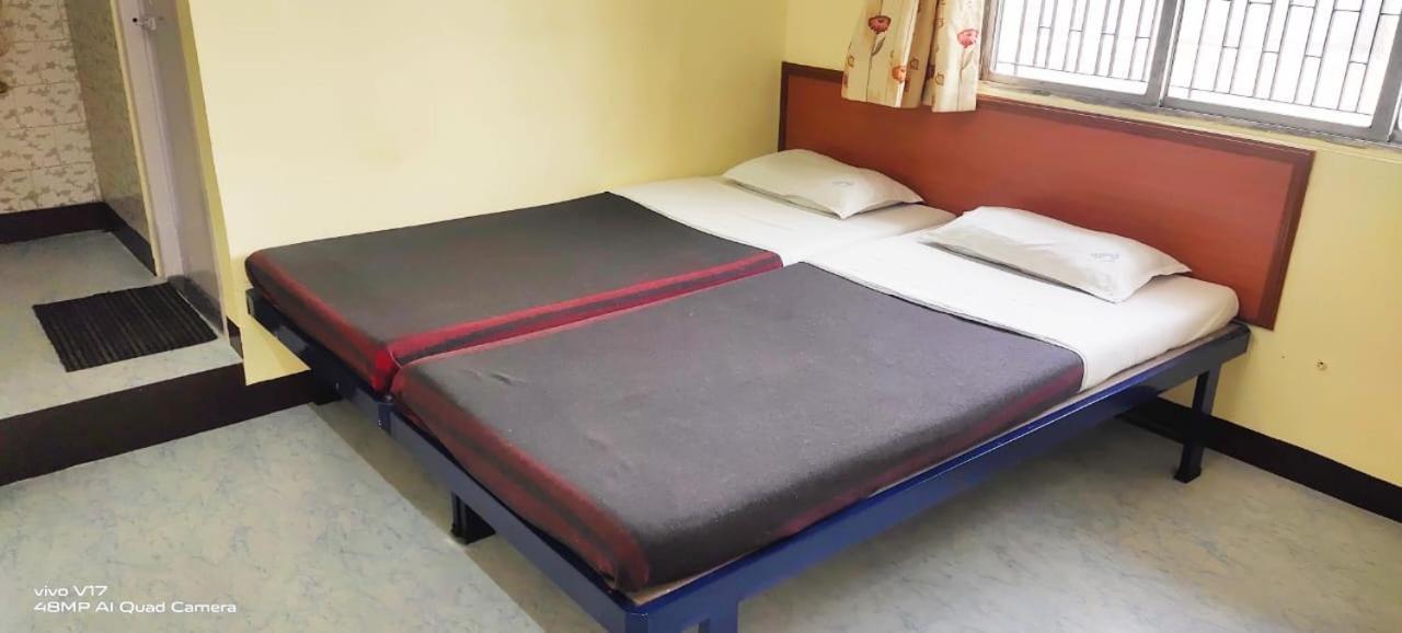 Hotel Parth Residency Kolhapur Esterno foto