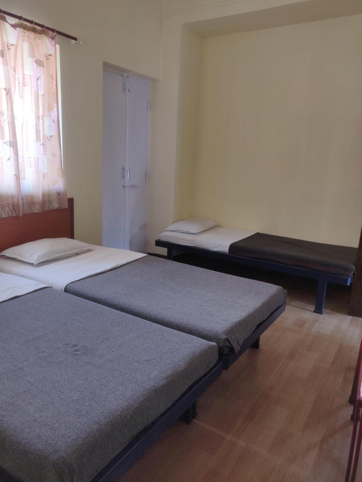 Hotel Parth Residency Kolhapur Esterno foto