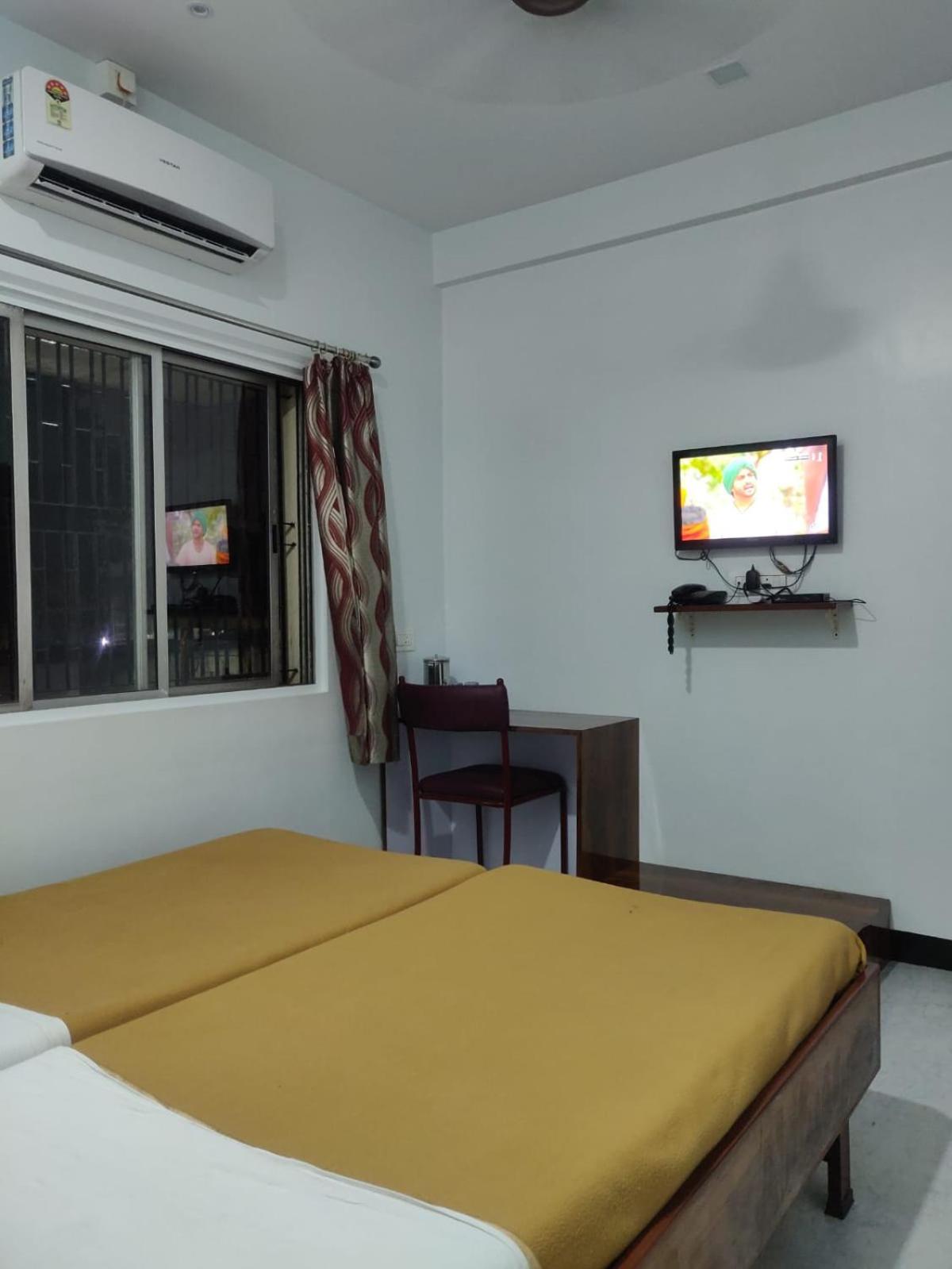 Hotel Parth Residency Kolhapur Esterno foto