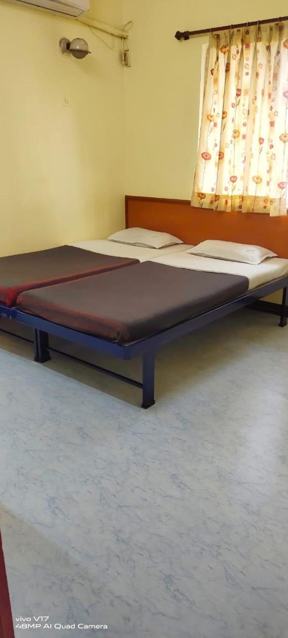 Hotel Parth Residency Kolhapur Esterno foto