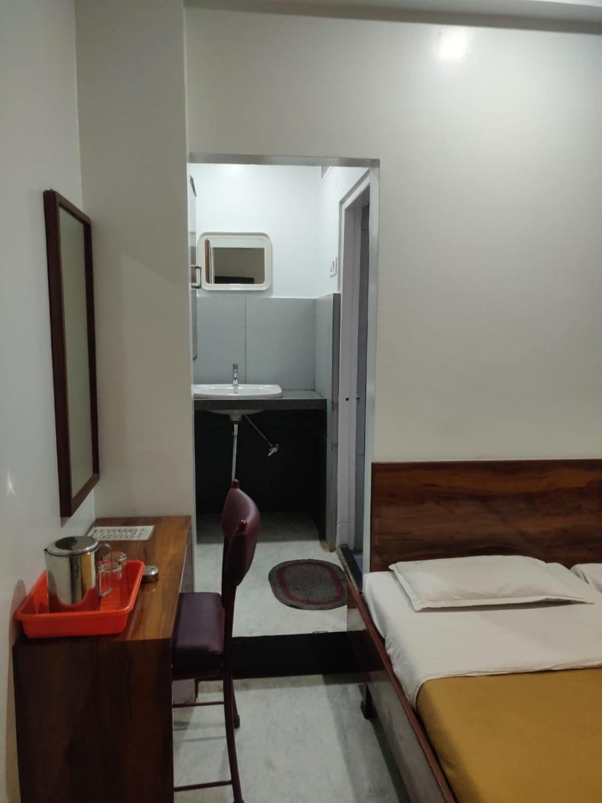 Hotel Parth Residency Kolhapur Esterno foto