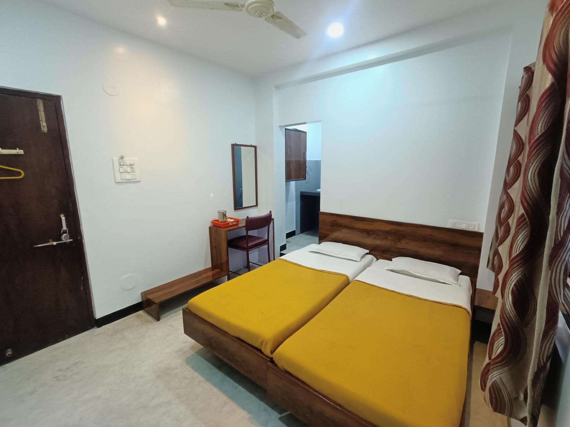 Hotel Parth Residency Kolhapur Esterno foto