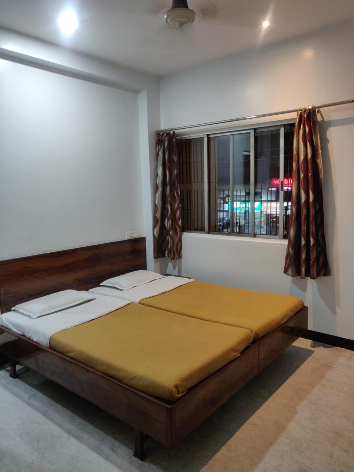 Hotel Parth Residency Kolhapur Esterno foto